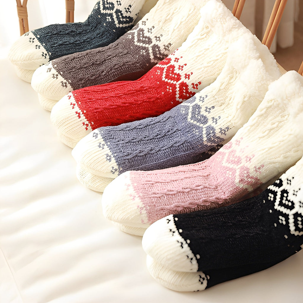 Danika - Stilvolle gestrickte Kuschelsocken mit Herzdesign für Damen