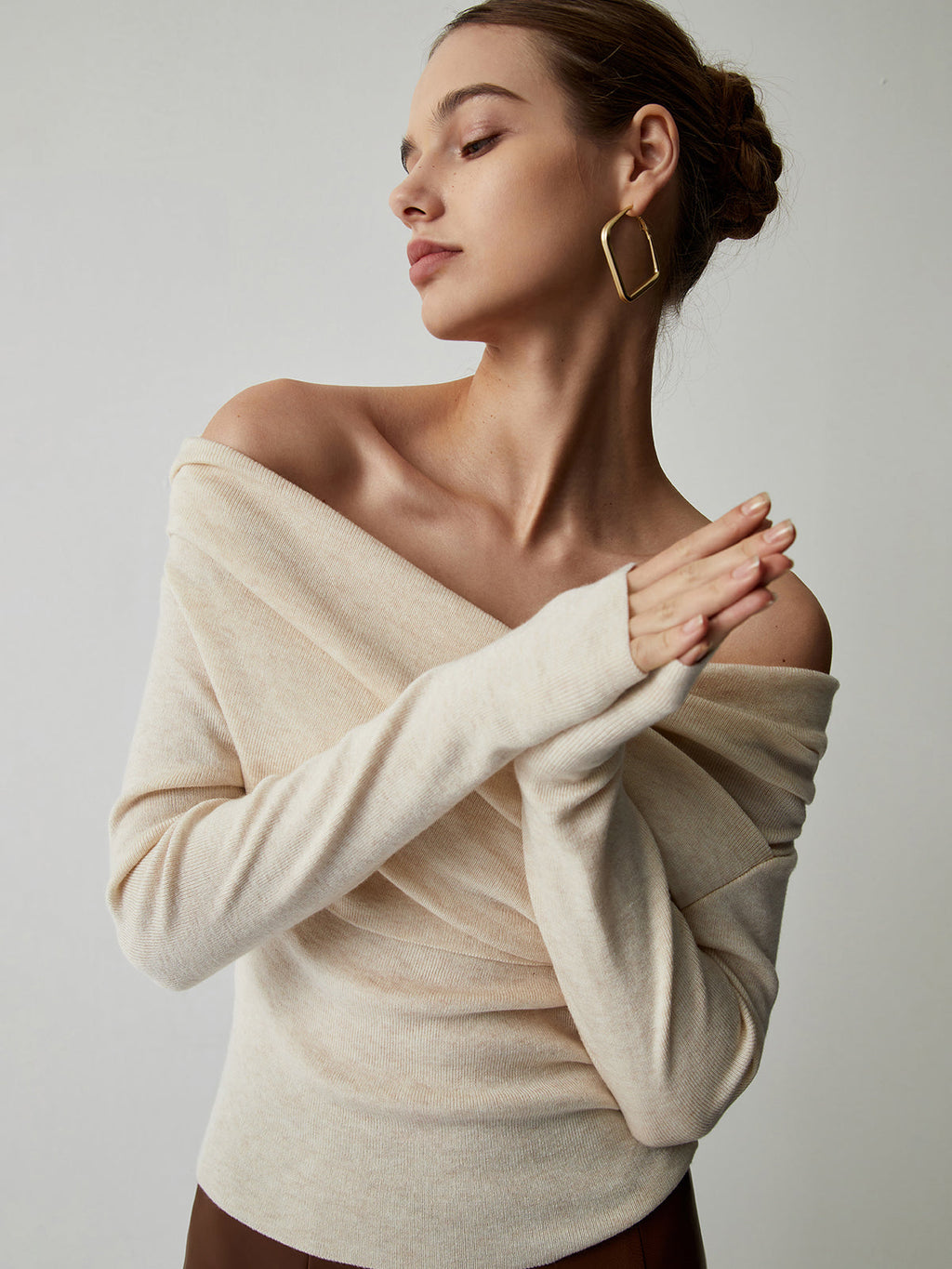 Yasmin – Off-Shoulder Strickoberteil